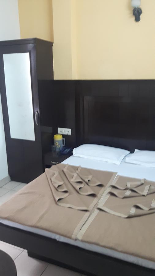 Hotel Shreeram Deluxe New Delhi Exterior photo